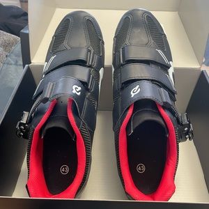 Men’s peloton shoes-size 43 (10)